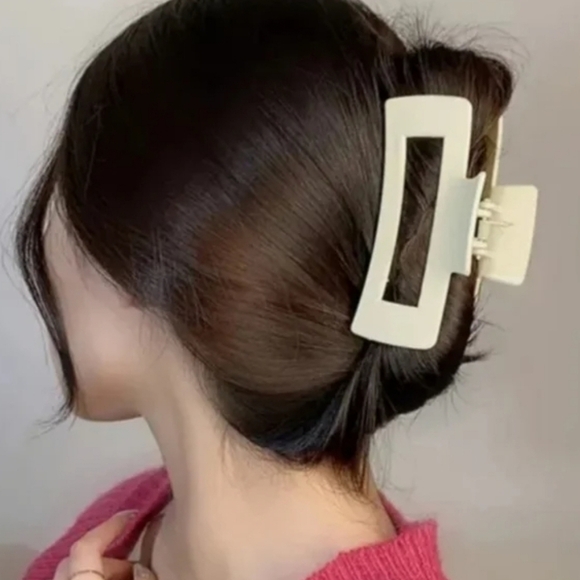 Claw Clip Hair Accessories - Picture 4 of 4